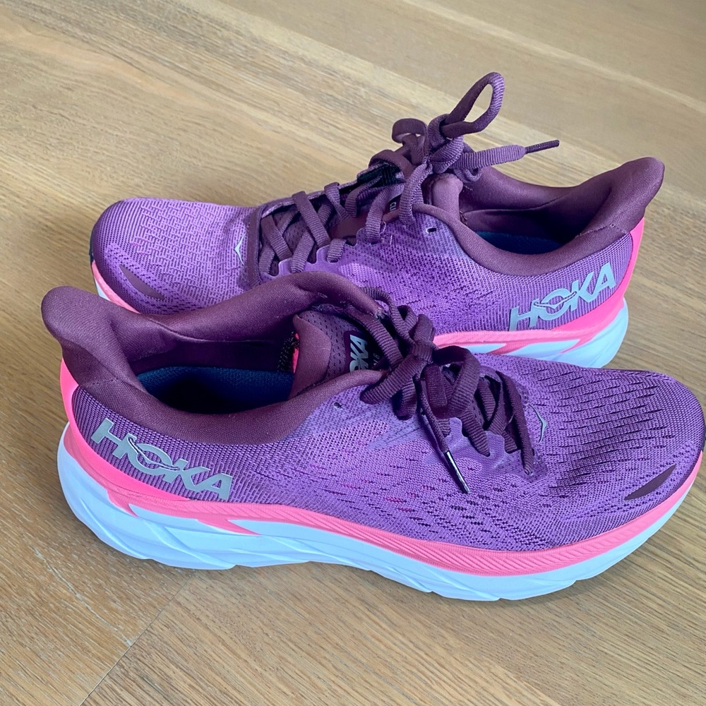 HOKA ONE ONE Women's Low-top Sneaker Size 8.5